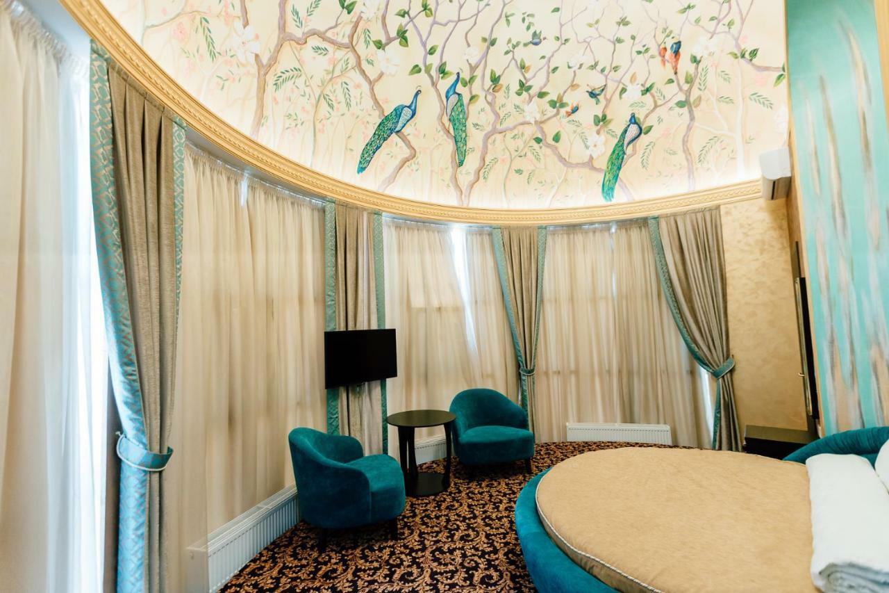 Khan-Chinar Hotel ドニプロペトロウシク エクステリア 写真