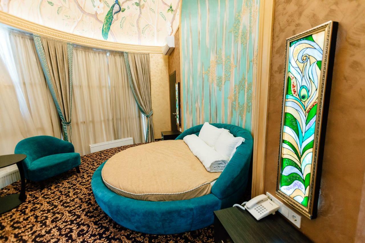 Khan-Chinar Hotel ドニプロペトロウシク エクステリア 写真