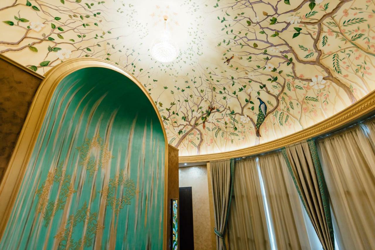 Khan-Chinar Hotel ドニプロペトロウシク エクステリア 写真