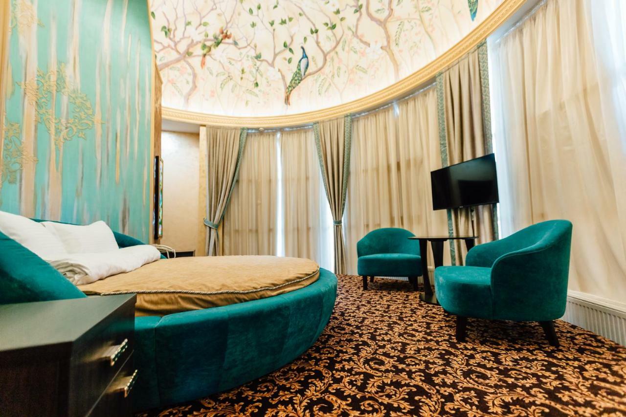 Khan-Chinar Hotel ドニプロペトロウシク エクステリア 写真